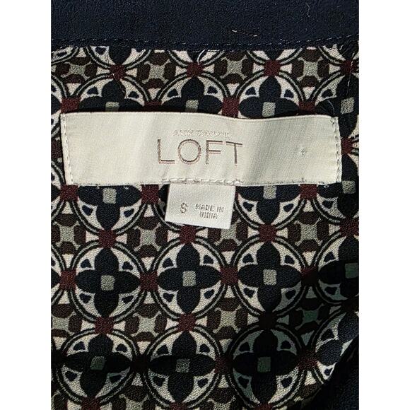 LOFT Women’s Long Sleeve Printed Collared Shirt Top Size S - Picture 3 of 5